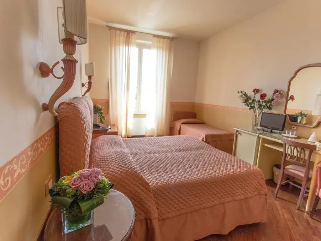Classic Triple room