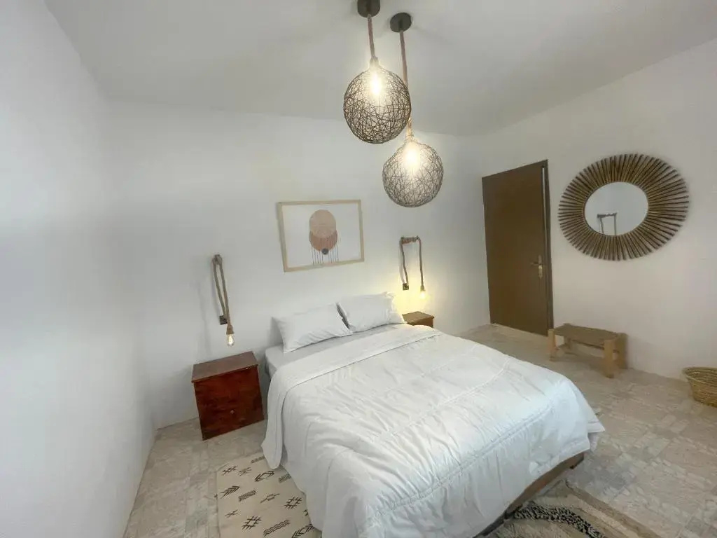 Deluxe Double room (full double bed)
