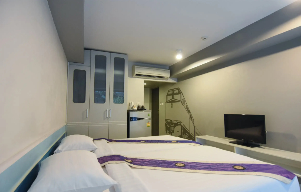 Double Basement Studio (full double bed)