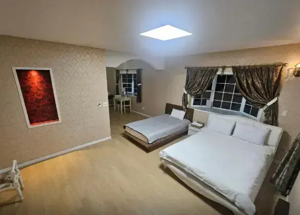 Small Triple room