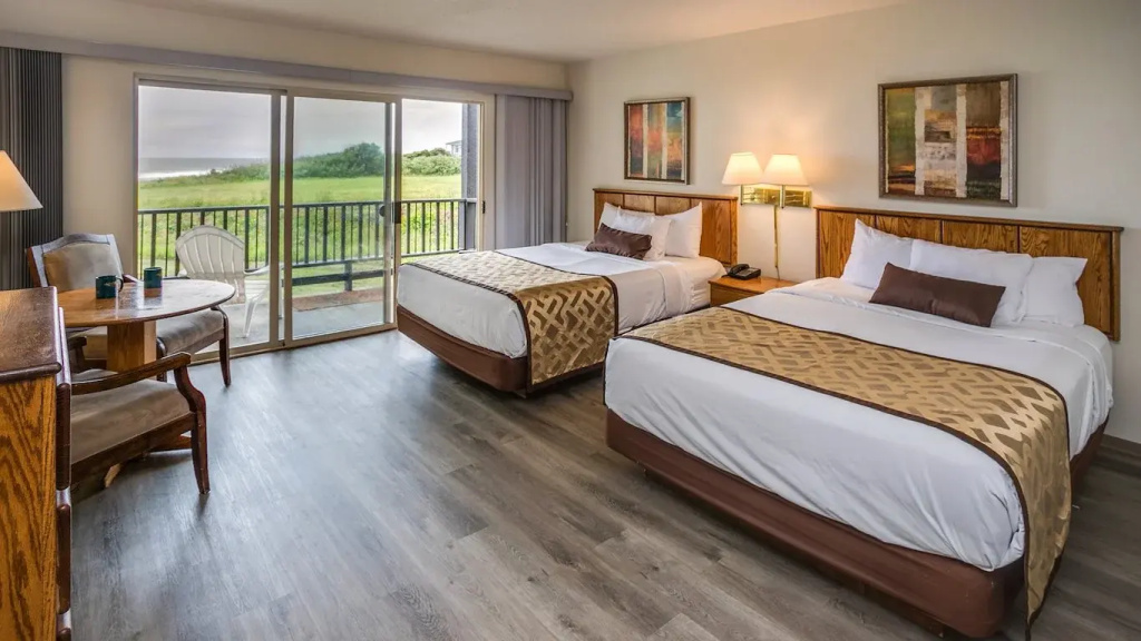 Pet Friendly Quadruple room with balcony and with ocean view