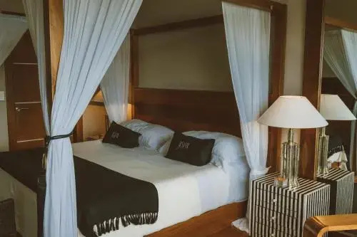 Allegra Deluxe Connecting Suite