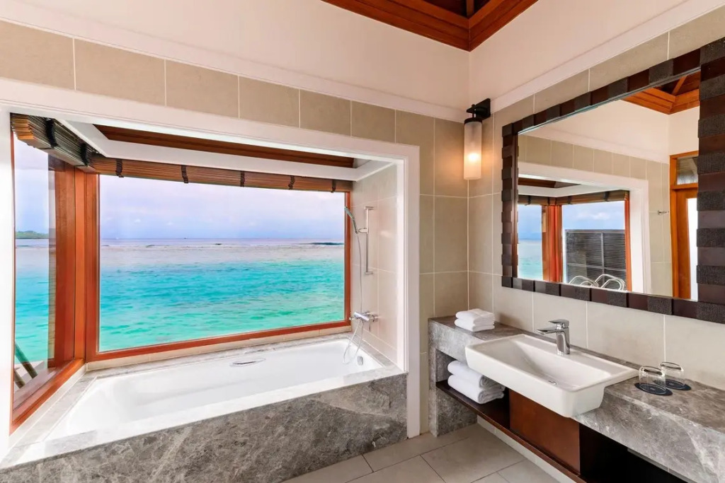 Sheraton Maldives Full Moon Resort & Spa