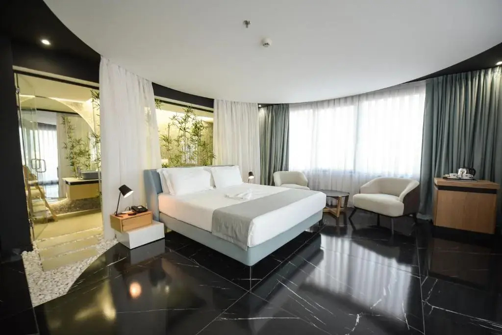 Deluxe Suite with sea view