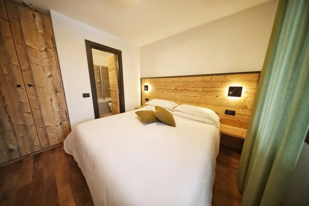 2 Bedrooms Executive Double Apartment (full double bed)