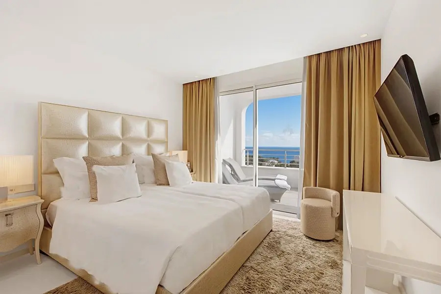 Penthouse By Fendi with sea view