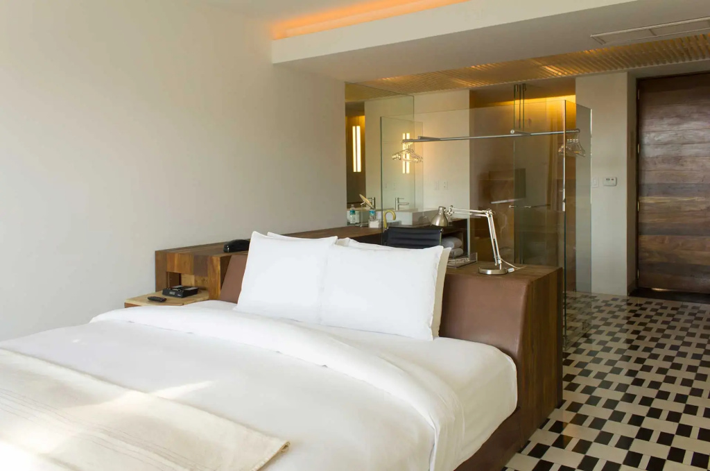 Superior Double Room (full double bed)