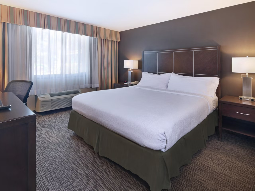 Holiday Inn Hotel & Suites Anaheim by IHG - Chambres