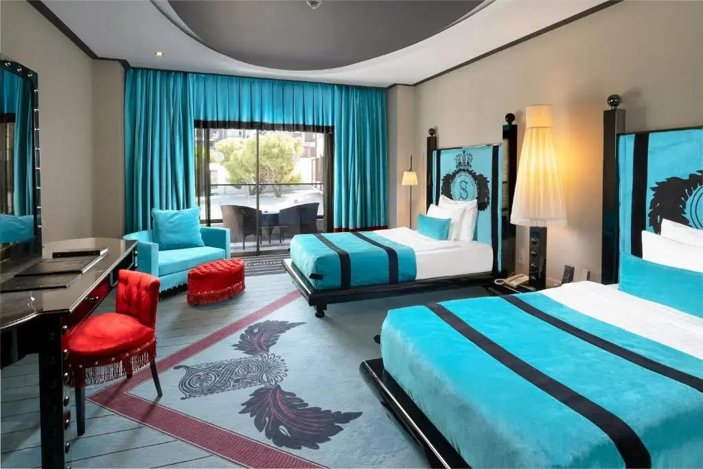 Luxury Double room with land view (full double bed)