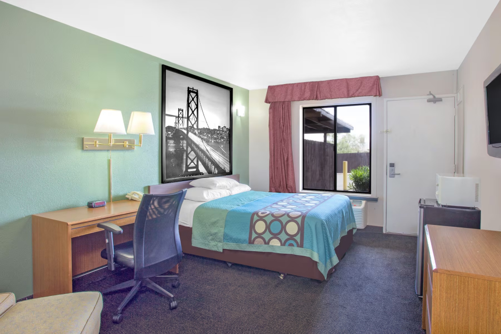 Executive Double room (full double bed)