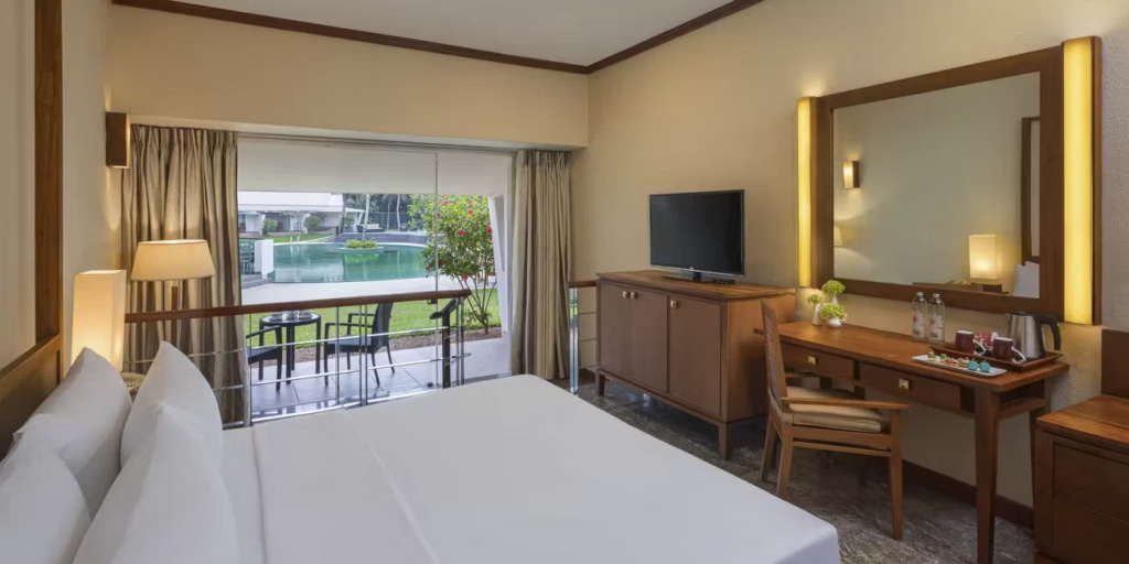 Deluxe Double room (full double bed)