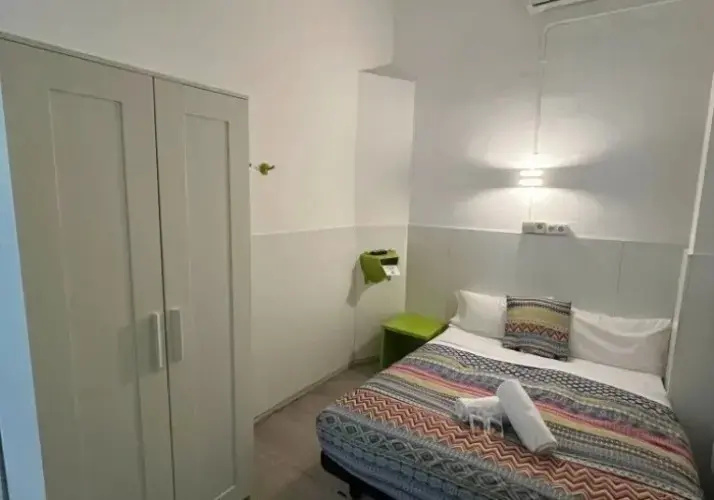 Double room (full double bed)