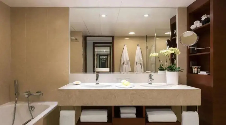 The Royal Pacific Hotel & Towers - Chambres