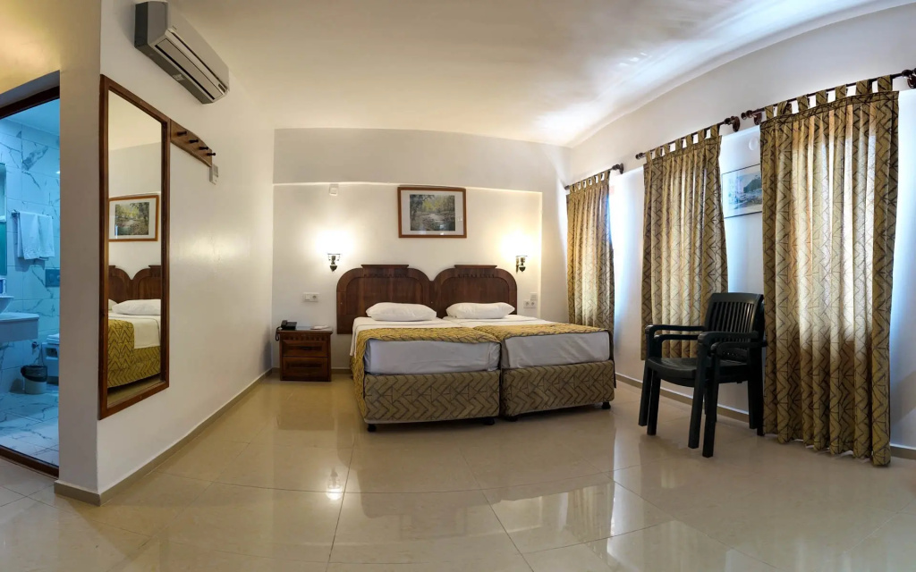 Hotel photo 12