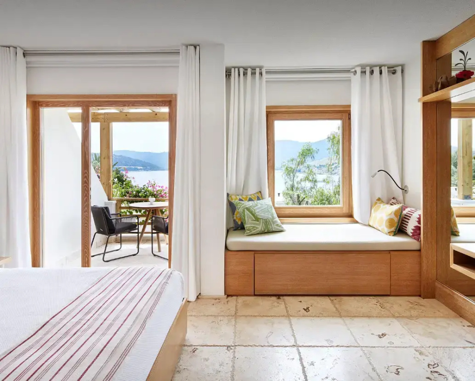 Lower Deck Double room with garden view (full double bed)