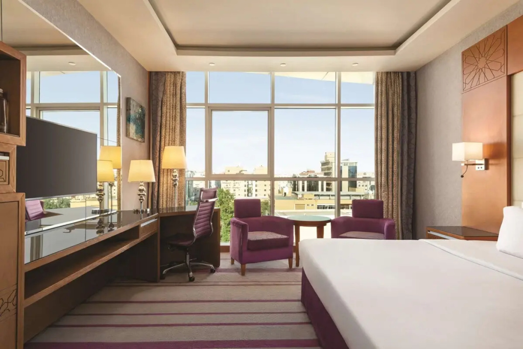 Superior Double room with city view (full double bed)