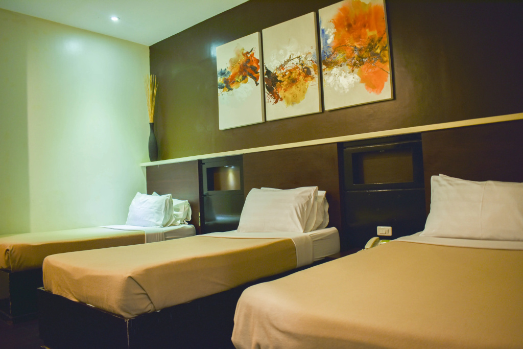 Standard Triple room