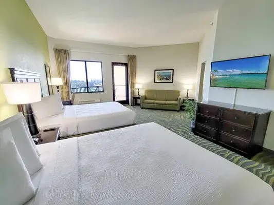 Sextuple Family Suite
