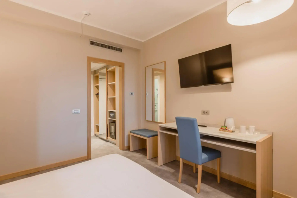 Double room full double bed