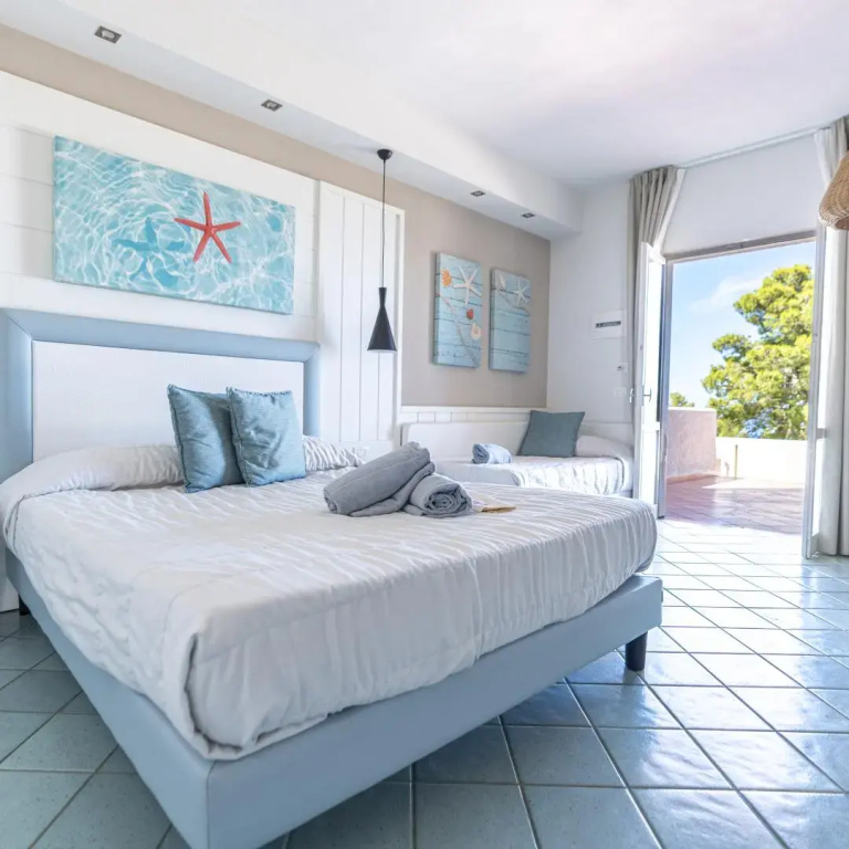 Signature Deluxe Double room (full double bed)