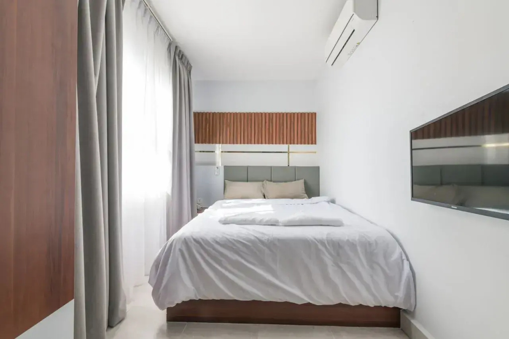 Double Small Studio (full double bed)