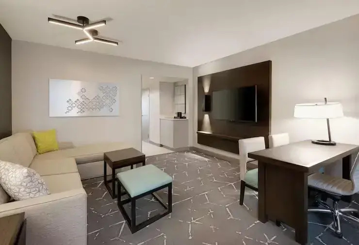 Embassy Suites by Hilton Atlanta Perimeter Center - Chambres
