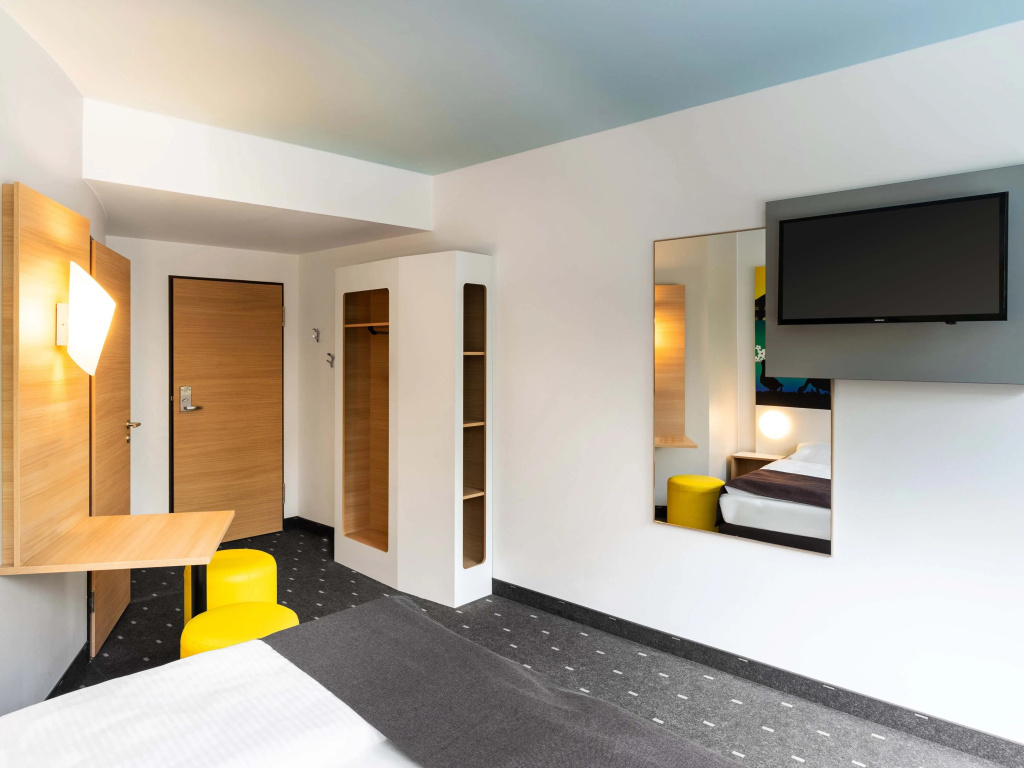 Double room (full double bed)