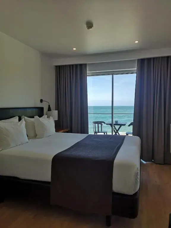 Deluxe Double room with balcony and with sea view (twin beds)