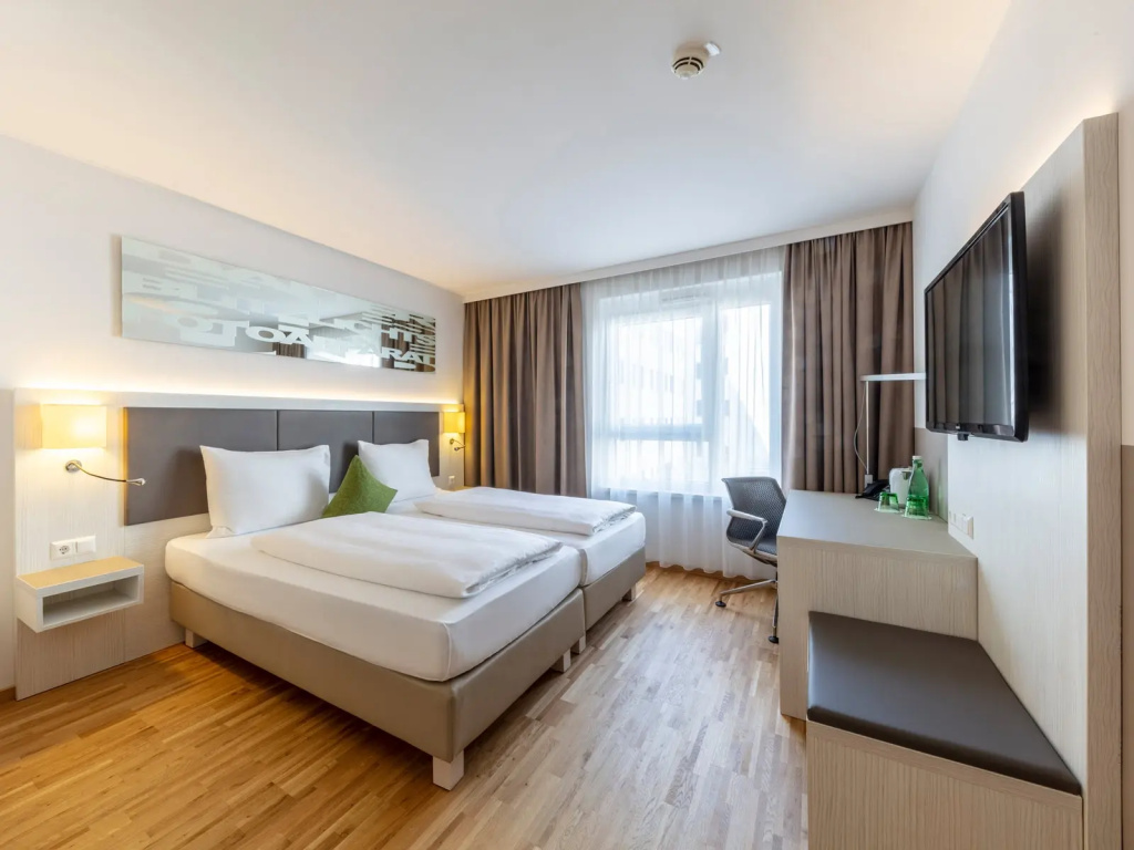 Deluxe Double room (full double bed) (bed type is subject to availability)