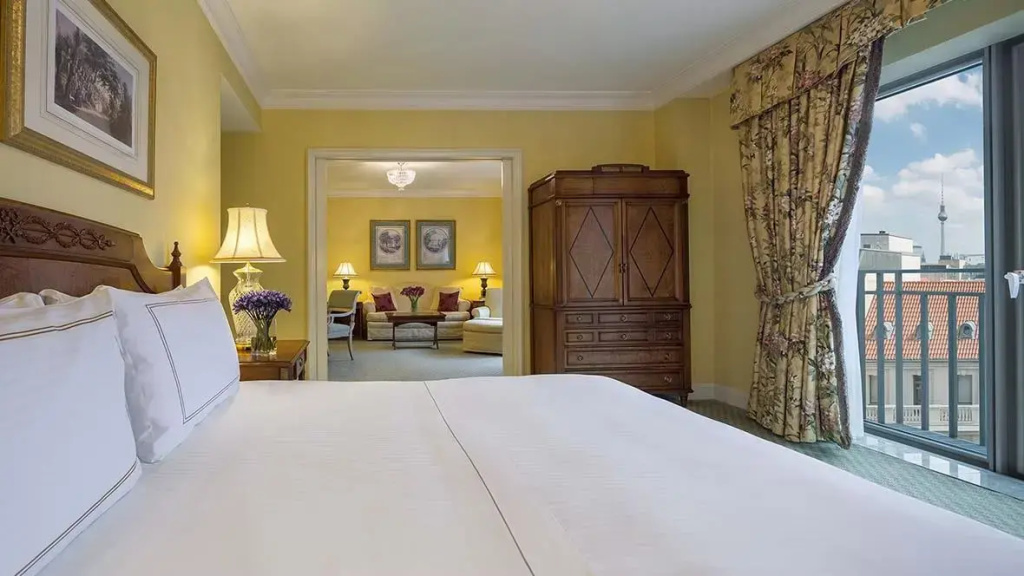 Executive Double Suite (full double bed)