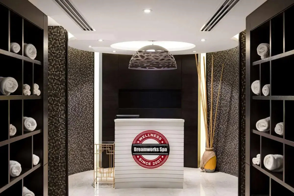 Lobby & Reception