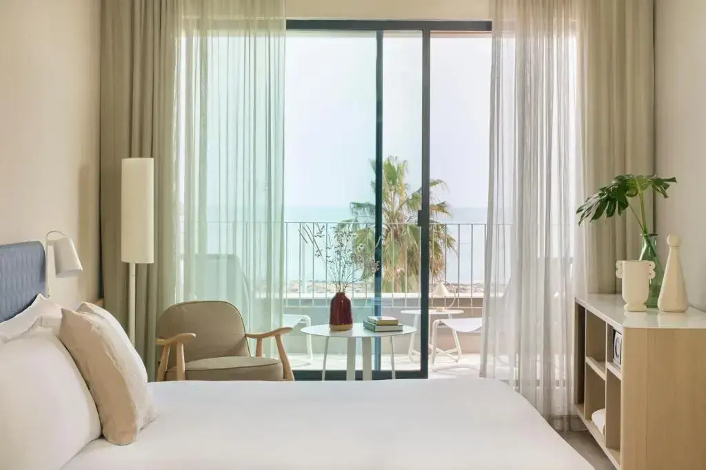 Extra ME + Double Junior Suite with sea view (full double bed)