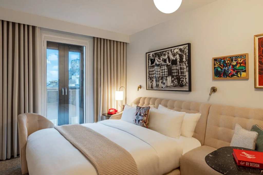 Castle view Double chamber (full double bed)