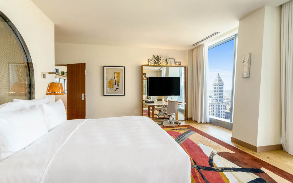 Presidential Double Suite (full double bed)