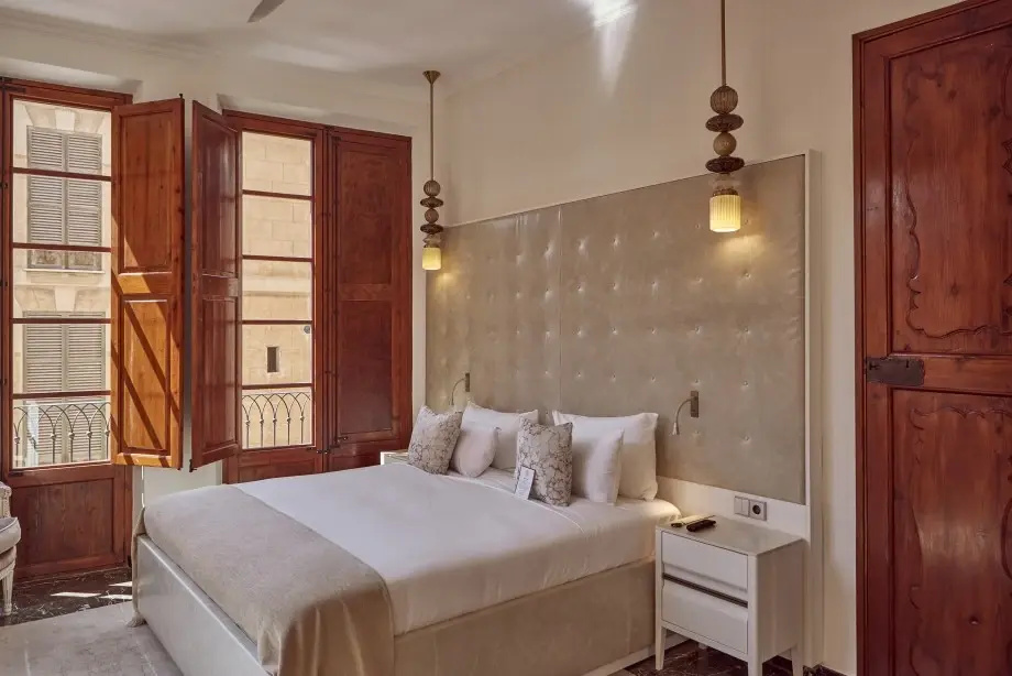 Deluxe Double Junior Suite (full double bed)