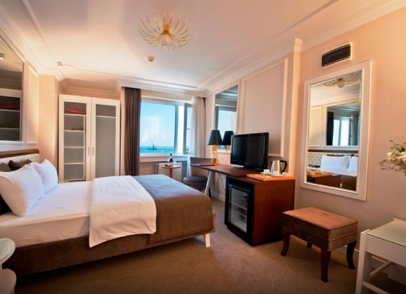 Standard Double room with sea view (full double bed)