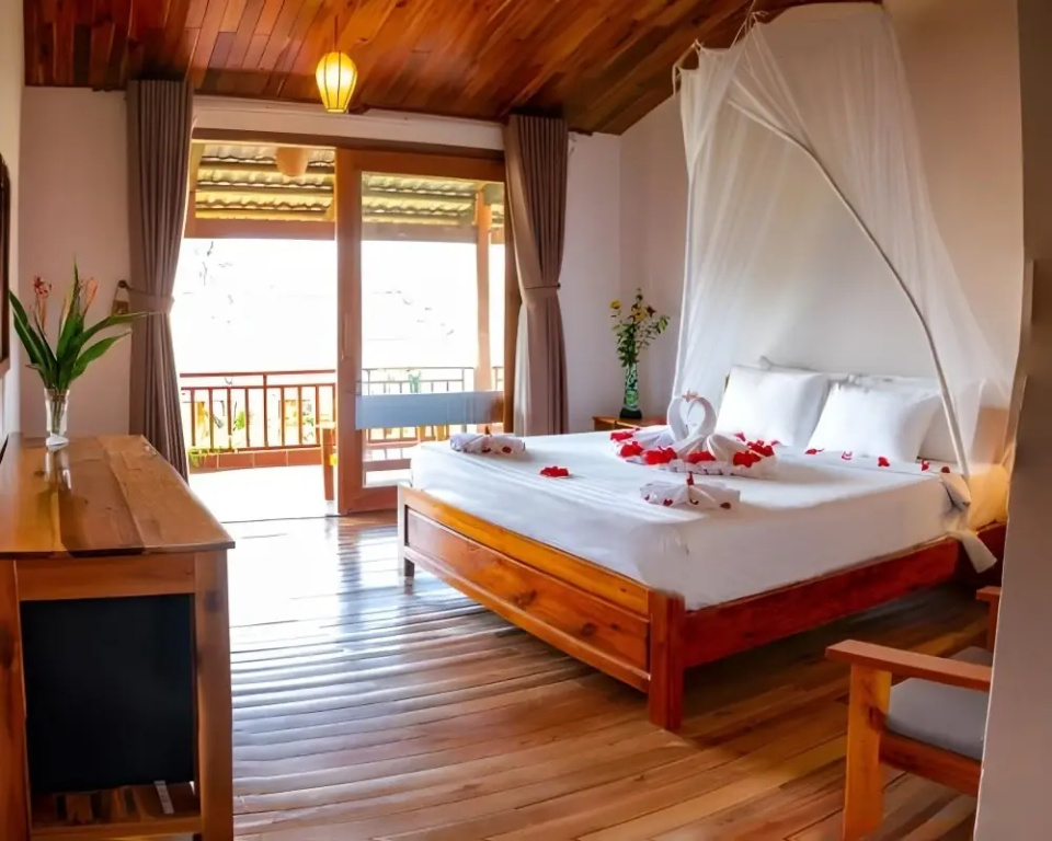 Superior Double room with garden view (full double bed)
