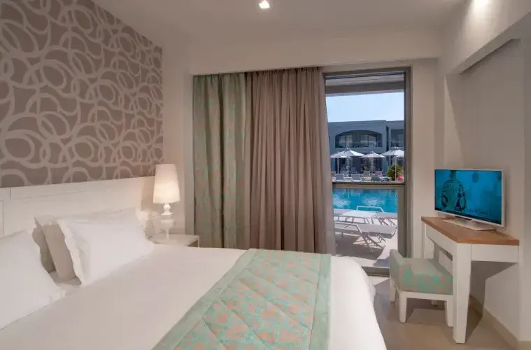 Jacuzzi Double Junior Suite (full double bed)