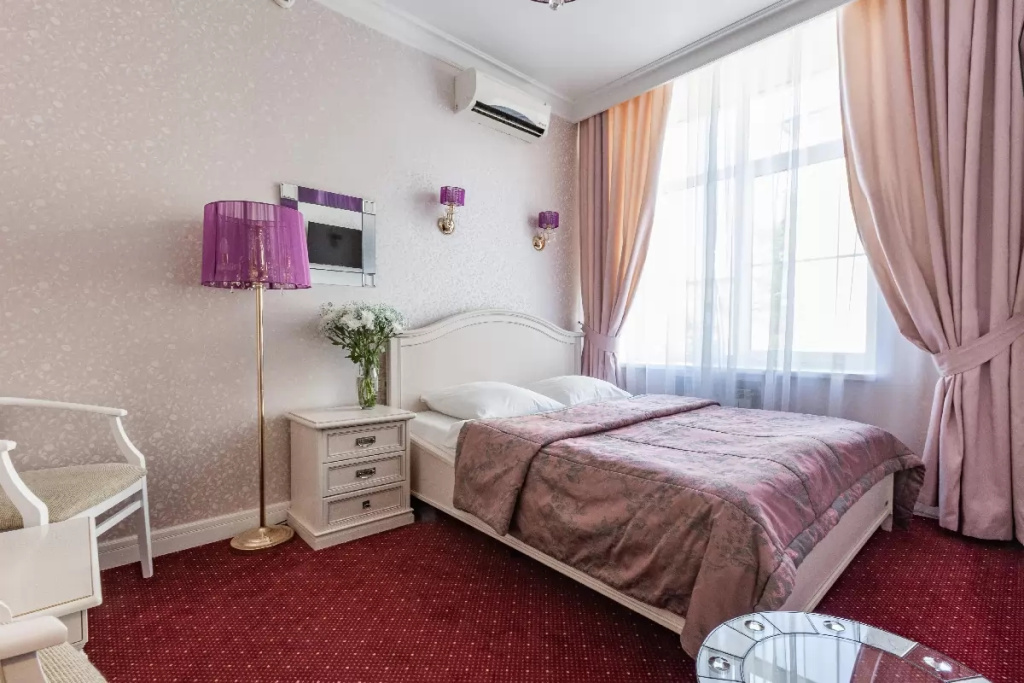 1 Bedroom Double Suite (full double bed)