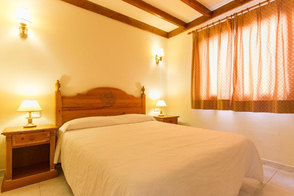 2 Bedrooms Apartment beachfront
