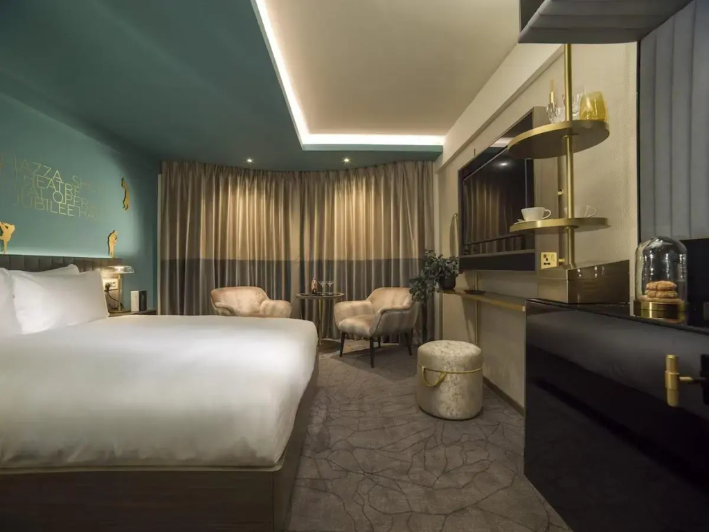 Classic Chic Double room (full double bed)