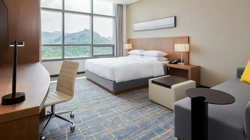 Double room with view (full double bed)