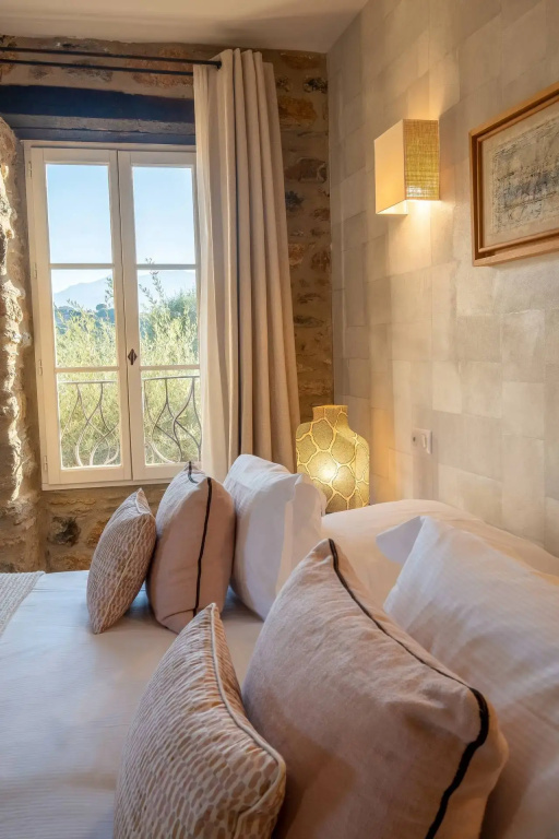 Double Suite (full double bed)