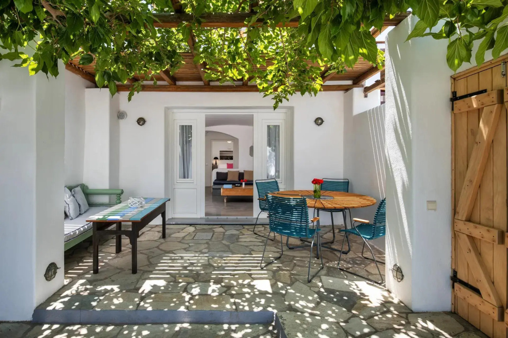 1 Bedroom Vorias Private Pool Suite with sea view
