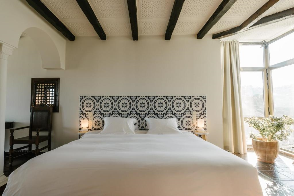 Superior Comfy Double room with balcony (full double bed)