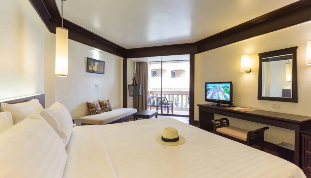 Deluxe Double room (full double bed)