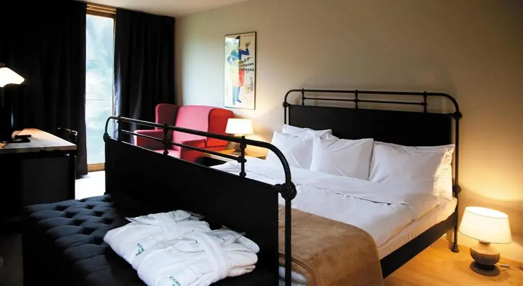 Signature Double room with mountain view (full double bed)