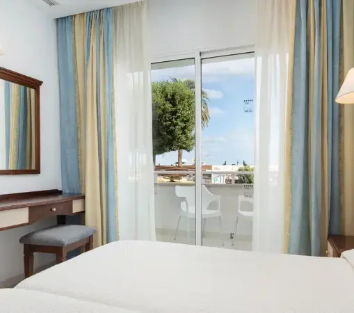 Standard Double Suite with sea view (full double bed)