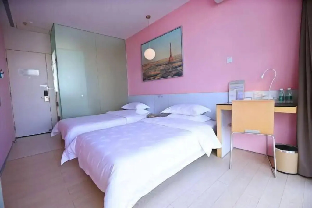 Handpicked Business Double room with city view (twin beds)