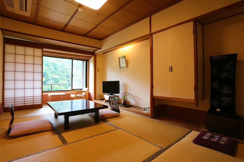 Momijiya Honkan Takao Sansou Ryokan 사진 7